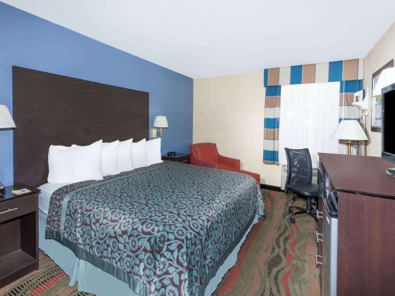 Days Inn By Wyndham Springfield image
