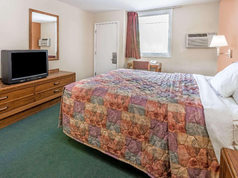 Days Inn by Wyndham Henrietta/Rochester Area image
