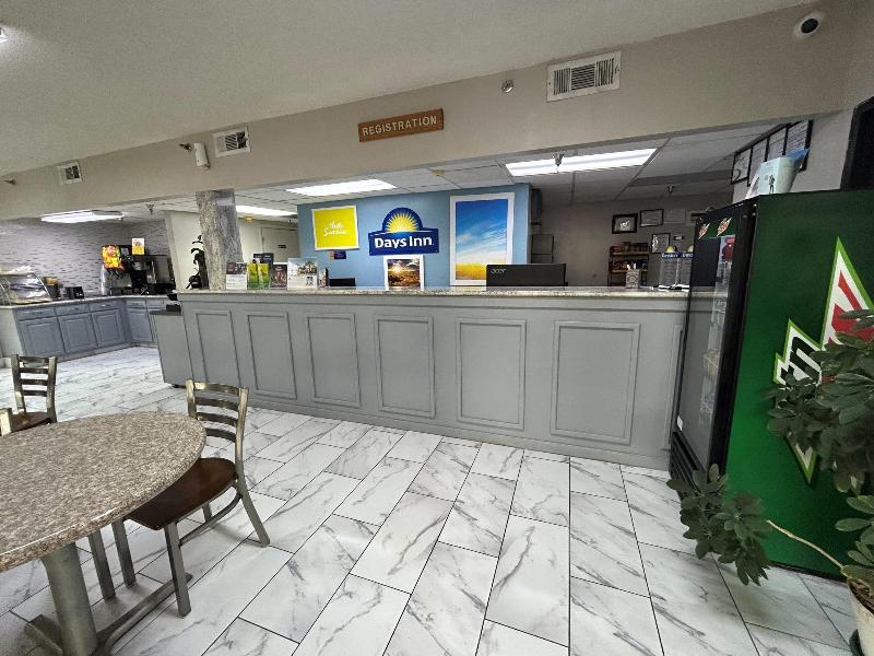 Days Inn by Wyndham Dublin GA image