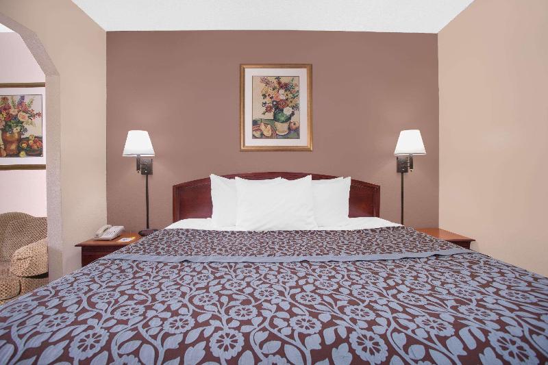 Days Inn by Wyndham Dublin GA image