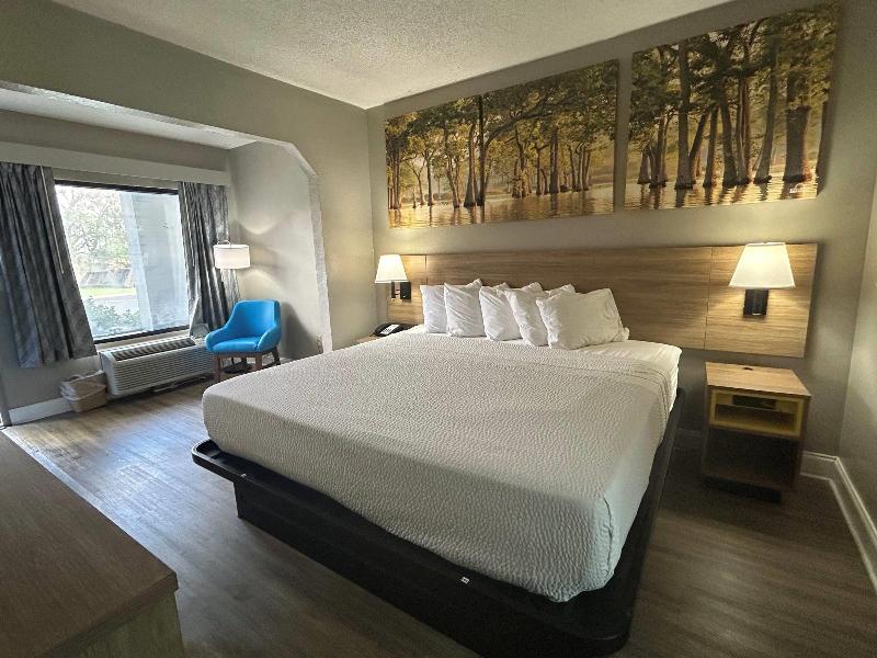Days Inn by Wyndham Dublin GA image