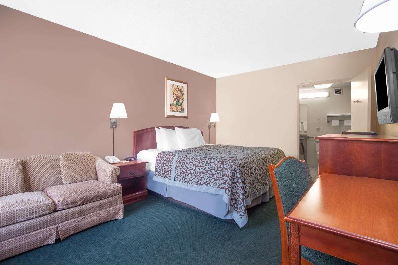 Days Inn by Wyndham Dublin GA image