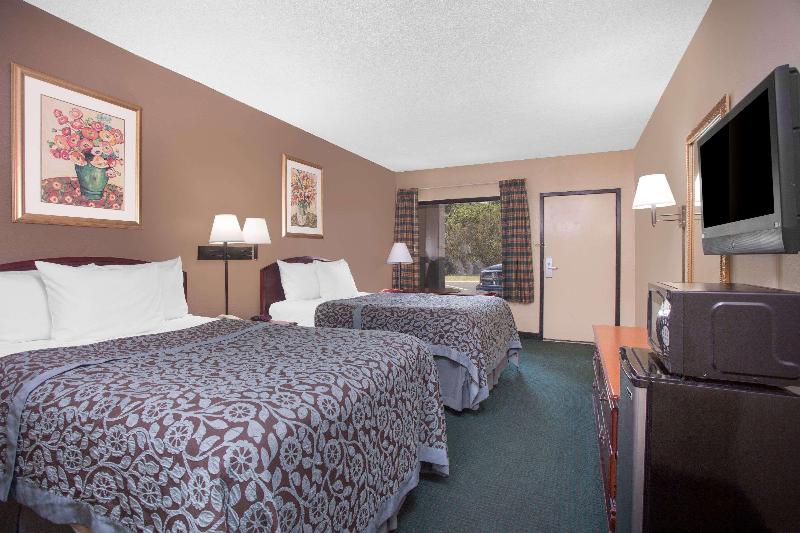 Days Inn by Wyndham Dublin GA image