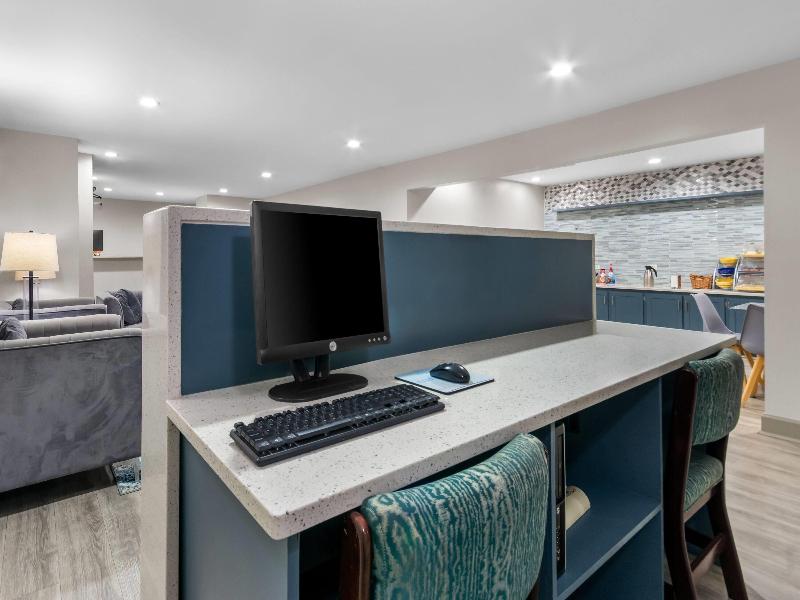Days Inn By Wyndham Enterprise image