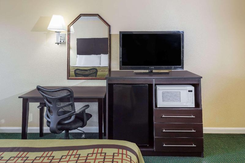 Days Inn By Wyndham Enterprise image