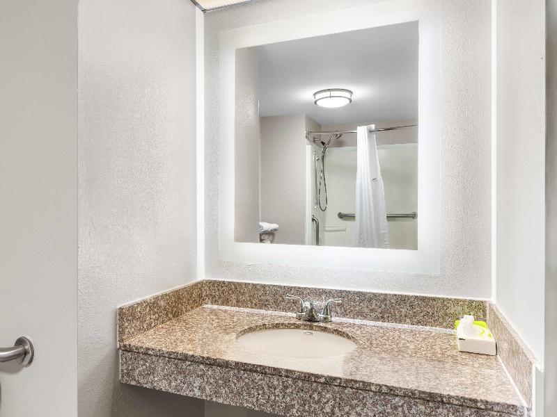 Days Inn By Wyndham Enterprise image