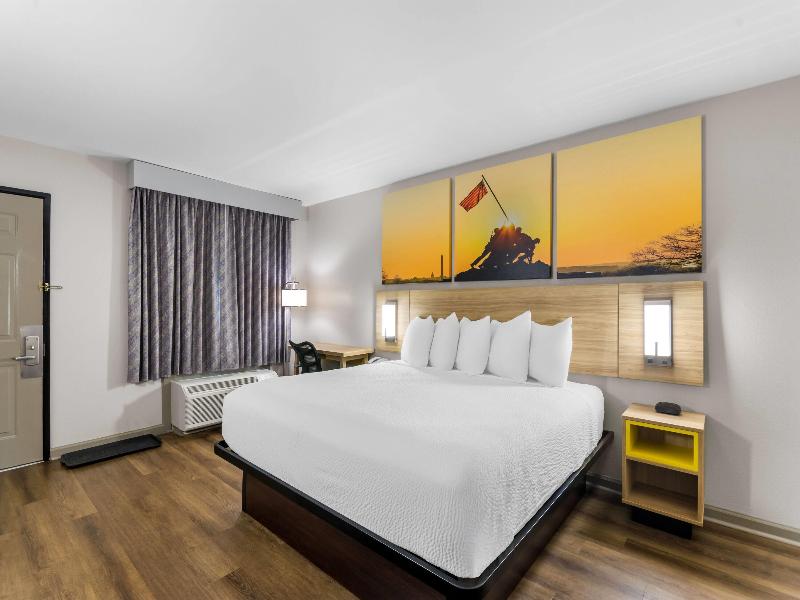 Days Inn By Wyndham Enterprise image