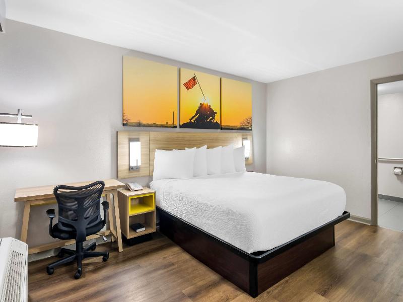 Days Inn By Wyndham Enterprise image