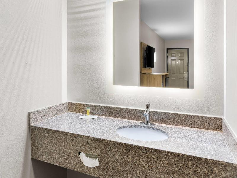Days Inn By Wyndham Enterprise image