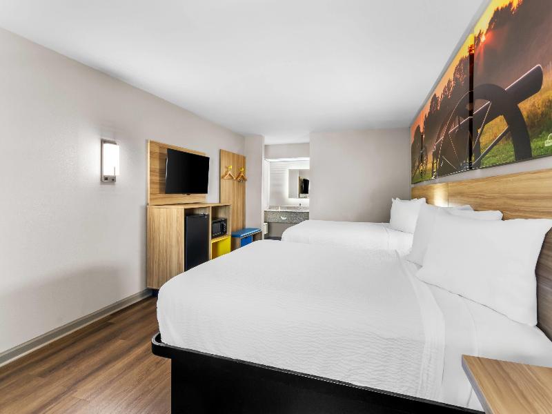 Days Inn By Wyndham Enterprise image