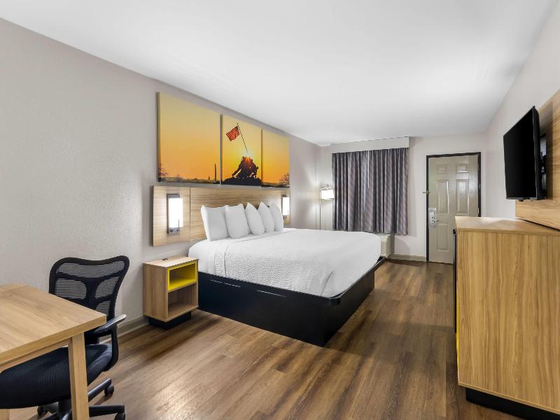 Days Inn By Wyndham Enterprise image