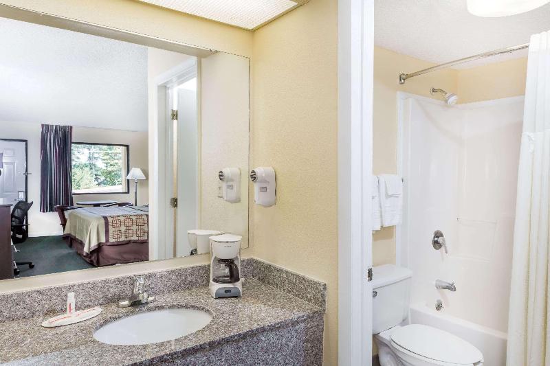 Days Inn By Wyndham Enterprise image