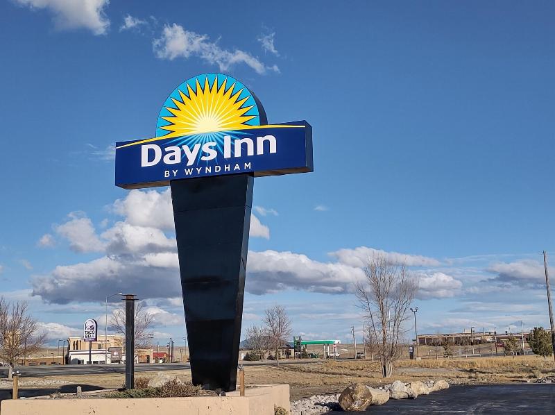 Days Inn by Wyndham Rawlins image