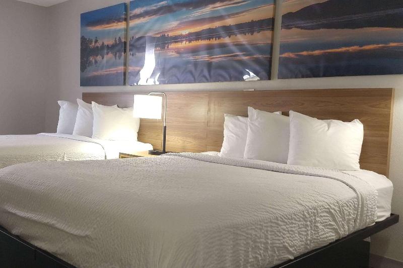 Days Inn by Wyndham Rawlins image