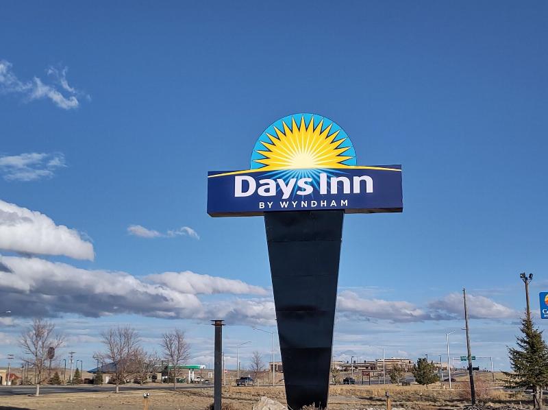 Days Inn by Wyndham Rawlins image