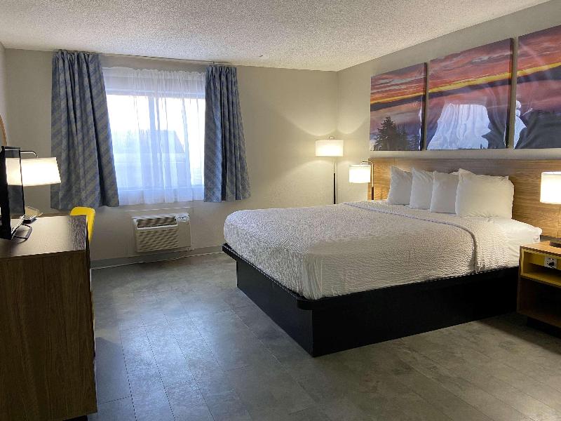 Days Inn by Wyndham Rawlins image