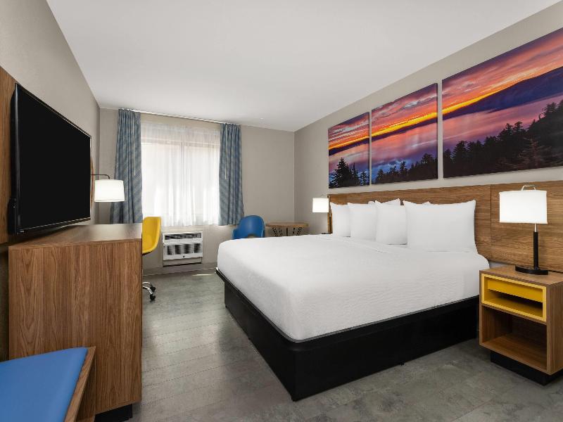 Days Inn by Wyndham Rawlins image