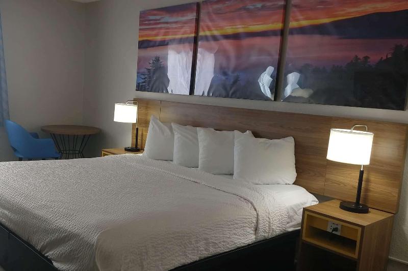 Days Inn by Wyndham Rawlins image