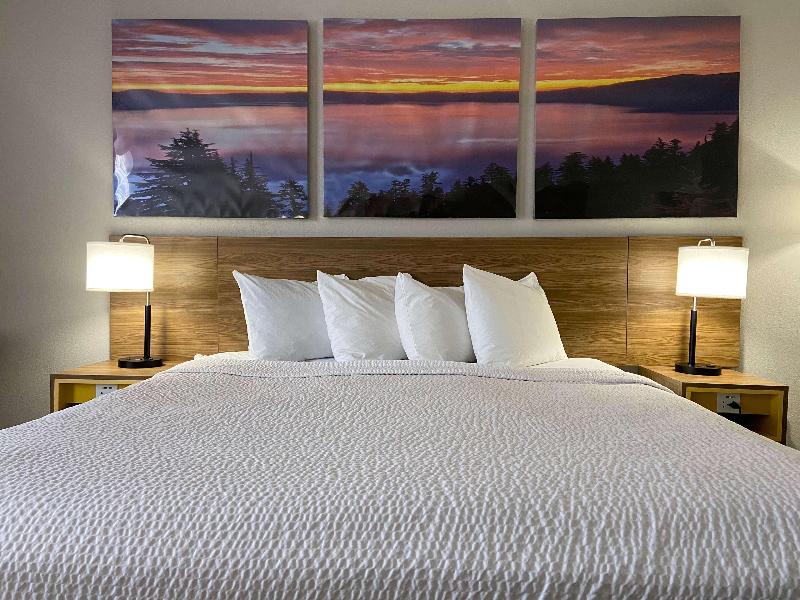 Days Inn by Wyndham Rawlins image