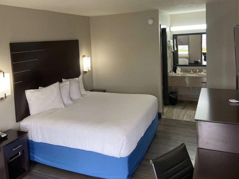 Days Inn by Wyndham Moss Point Pascagoula image