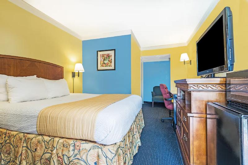 Days Inn By Wyndham Troy image