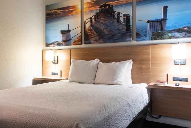 Days Inn By Wyndham Troy image