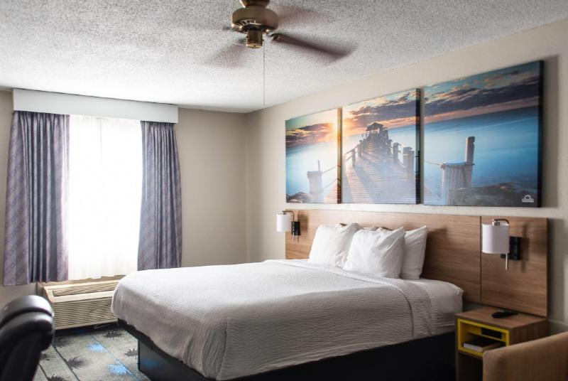 Days Inn By Wyndham Troy image