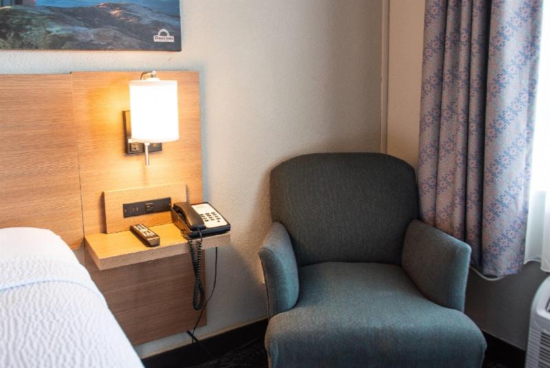 Days Inn By Wyndham Troy image