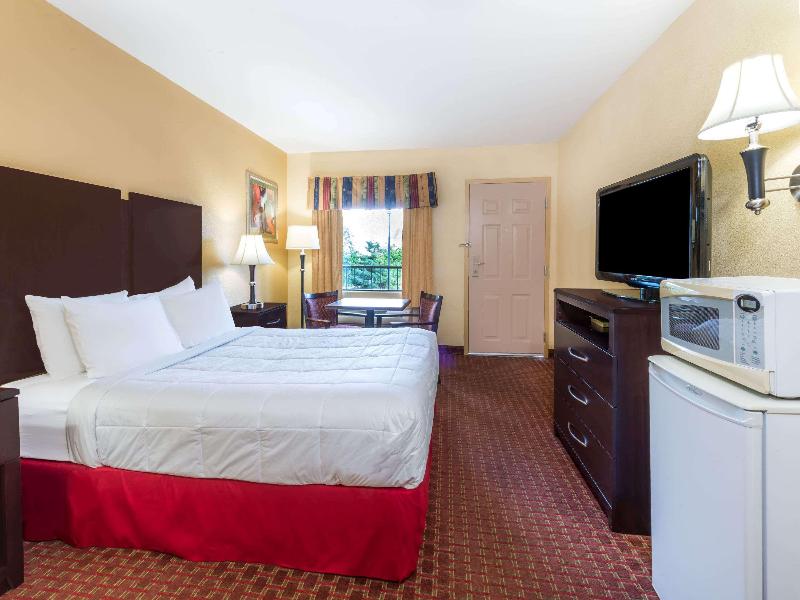 DOUBLE Accessible-Queen Size Bed