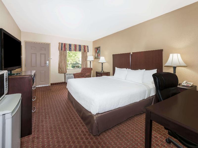 DOUBLE Accessible KING SIZE BED