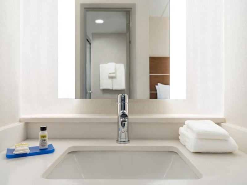 Holiday Inn Express Plattsburgh image