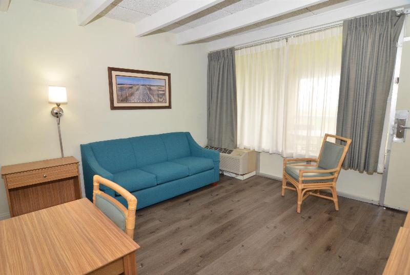 Days Inn & Suites by Wyndham Jekyll Island image