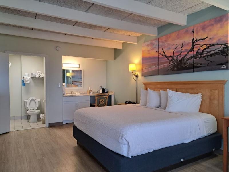 Days Inn & Suites by Wyndham Jekyll Island image
