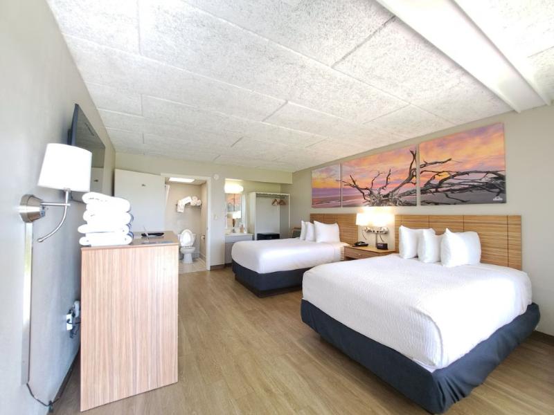 Days Inn & Suites by Wyndham Jekyll Island image
