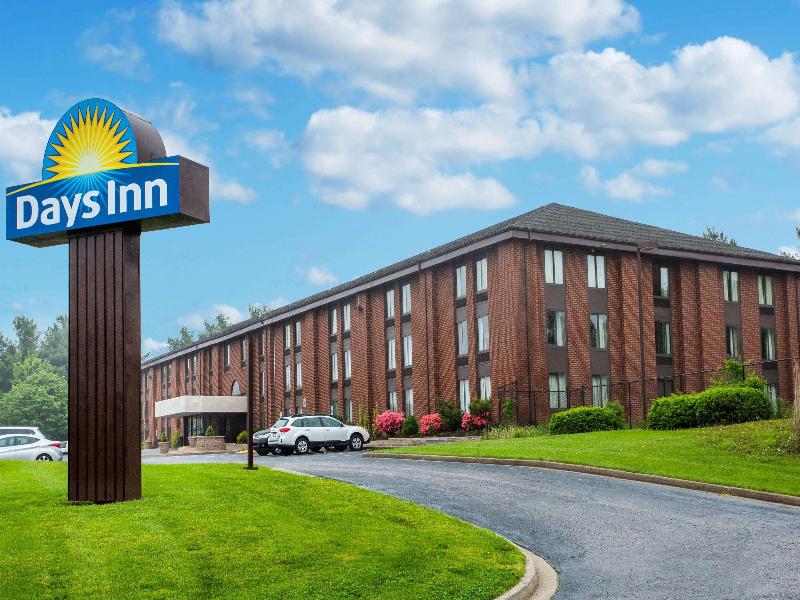 Days Inn by Wyndham Westminster image