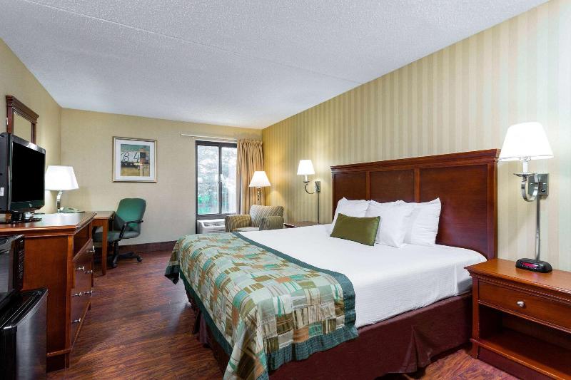 Days Inn by Wyndham Westminster image