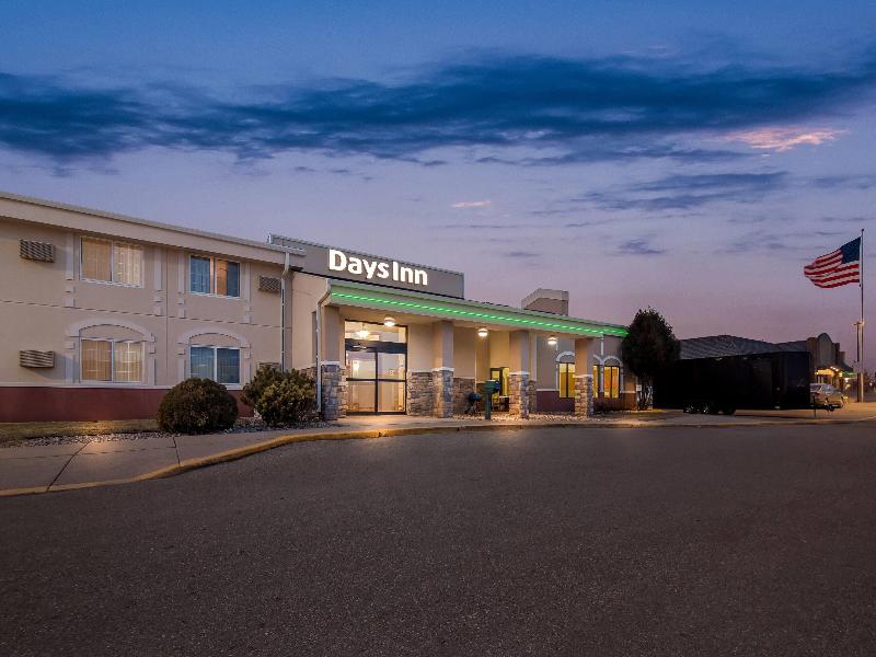 Days Inn By Wyndham Minot — general view