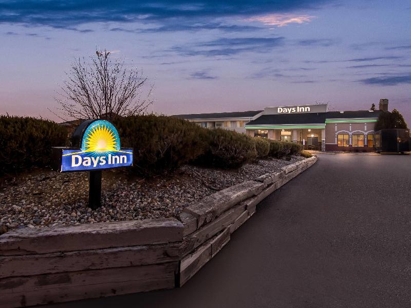 Days Inn By Wyndham Minot — general view