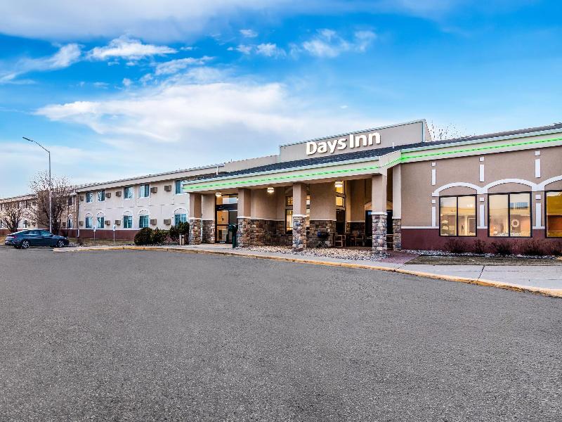 Days Inn By Wyndham Minot — exterior view