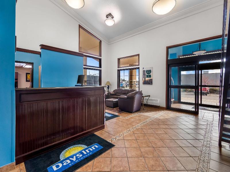 Days Inn By Wyndham Minot image