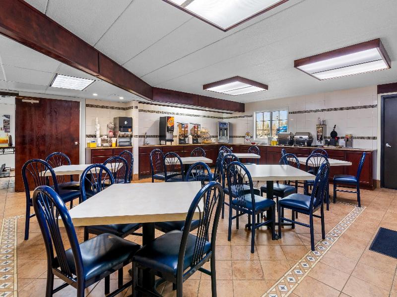 Days Inn By Wyndham Minot image
