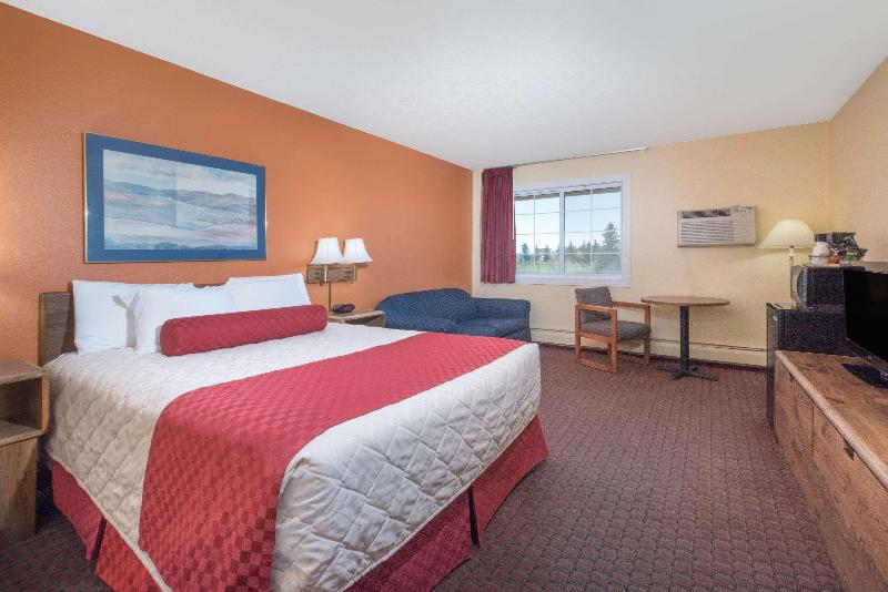 Days Inn By Wyndham Minot image