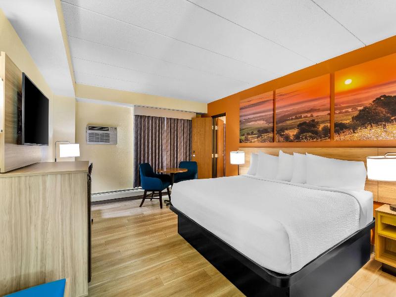 Days Inn By Wyndham Minot image