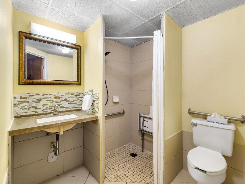 Days Inn By Wyndham Minot image