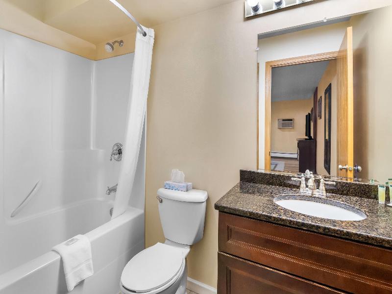 Days Inn By Wyndham Minot image