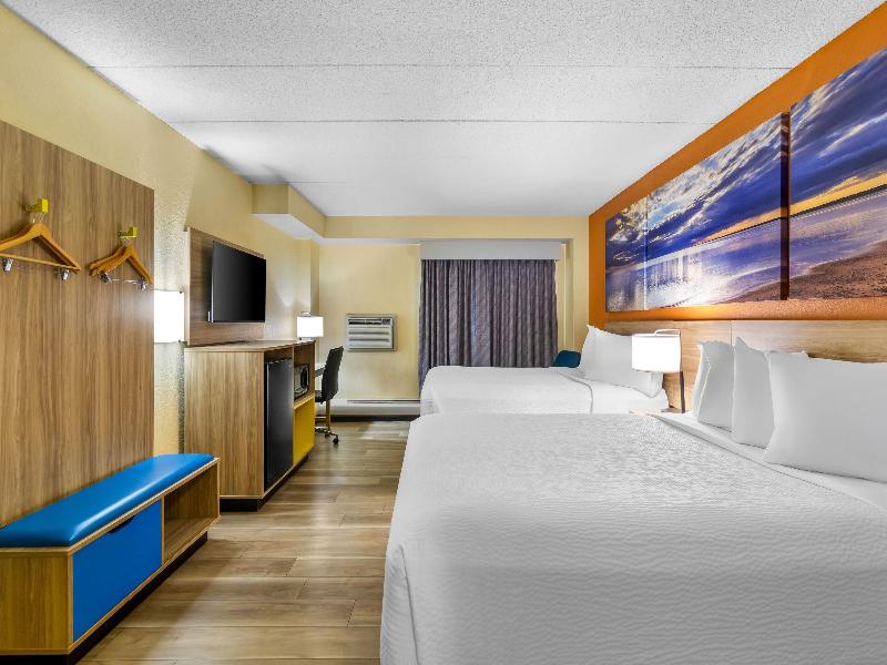 Days Inn By Wyndham Minot image