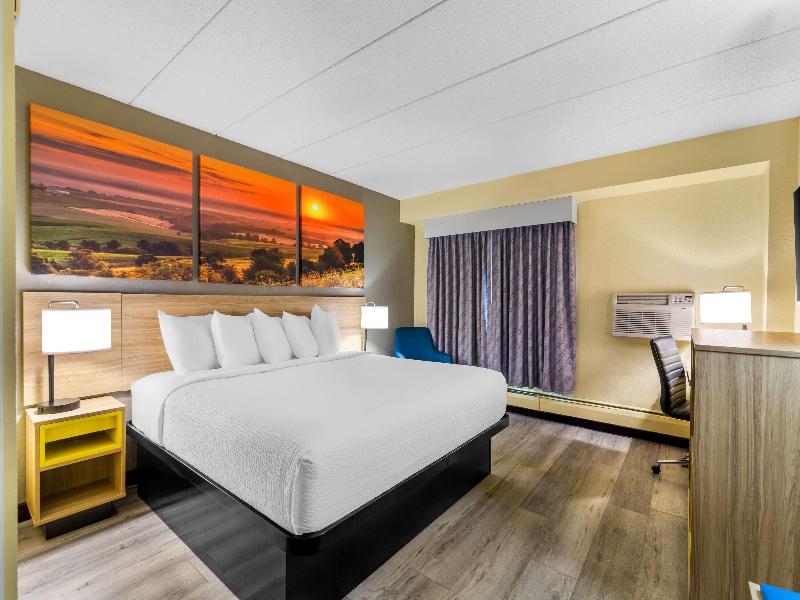 Days Inn By Wyndham Minot image