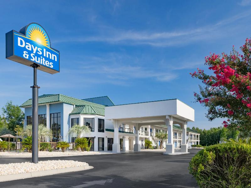 Days Inn by Wyndham Savannah Airport image