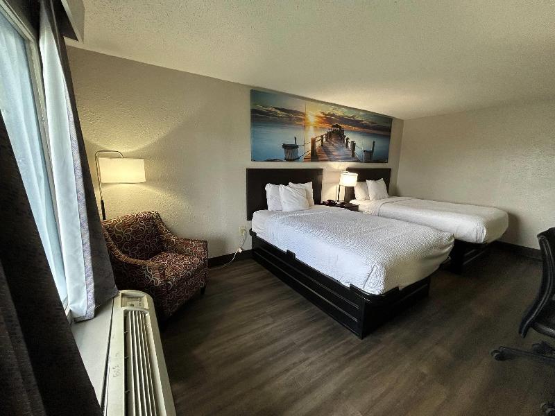 Days Inn by Wyndham Savannah Airport image