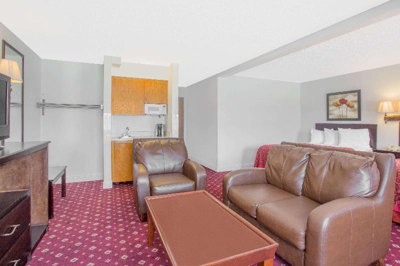 Days Inn By Wyndham Lake Village image